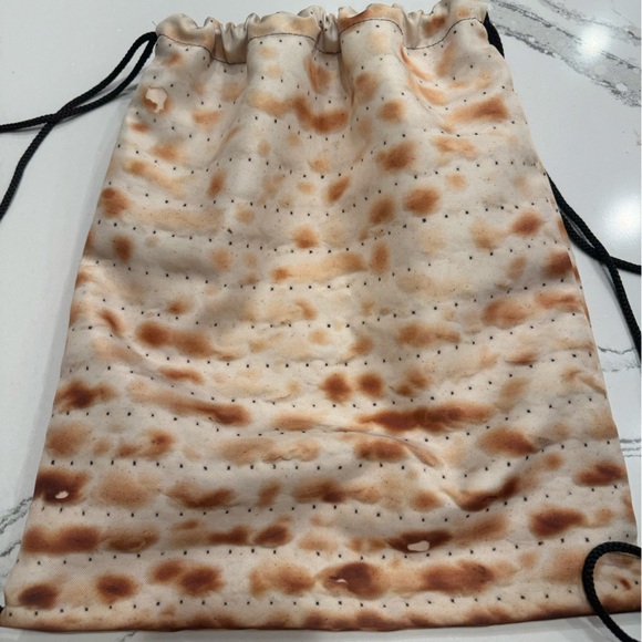 NWOT Matzah Drawstring Bag Backpack and gently used Shmutzy Girl Book - Picture 2 of 12